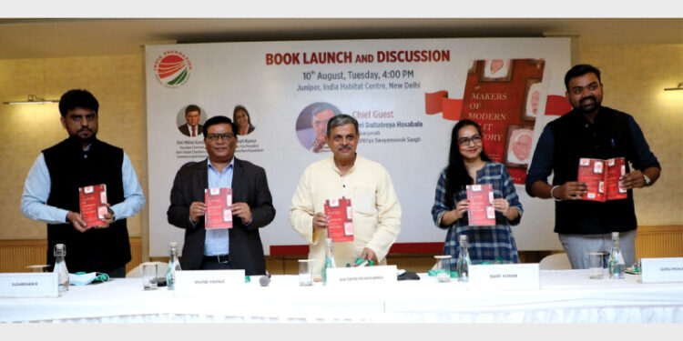(L-R)Sudarshan Ramabadran, author of Makers of Modern Dalit History, Millind Kamble, Chairman, DICCI, Dattatreya Hosabale, Sarkaryavah, RSS, Swati Kumar, Vice President, BJRNF, and Guru Prakash Paswan, co-author and BJP’s National Spokesperson