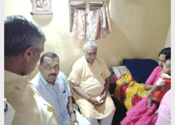 RSS Sah-Sarkaryavah Dr Manmohan Vaidya visits bereaved family of Sanjith