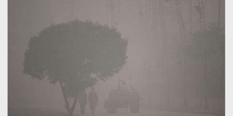Heavy Smog (Photo Credit: DNA India)