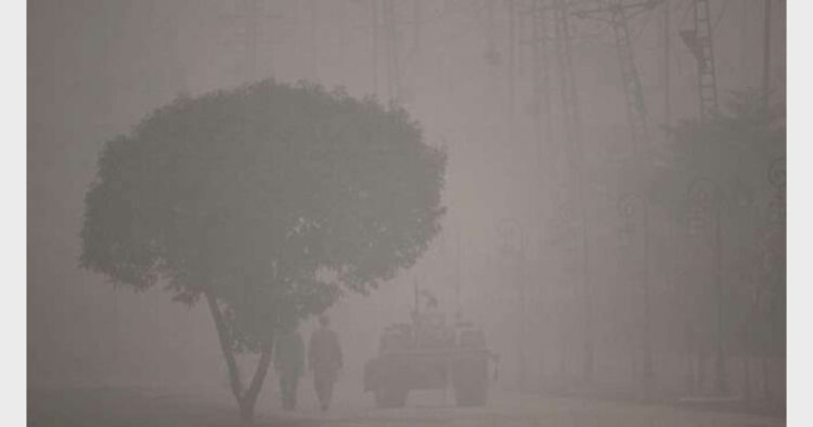 Heavy Smog (Photo Credit: DNA India)