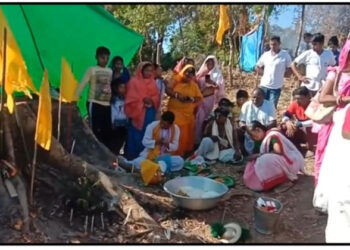 Hindus Reinstalled Shivling And Trishul Amid Chanting Of Mantras With Full Hindu Rituals