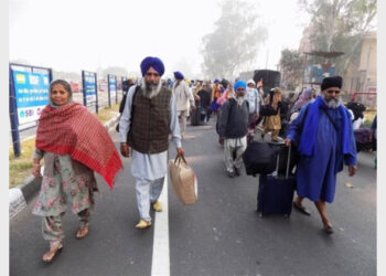 Sikh Piligrims at Wagah Border (Photo Credit: Tribune India)