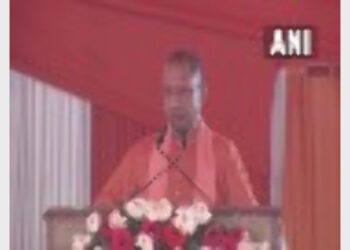 CM Yogi Adityanath Addressing at a Public Meet (Photo Credit: ANI)