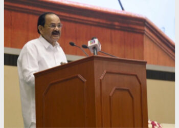 Vice President M. Venkaiah Naidu addressing a gathering after inagurating the year long celebrations of birth centenaries of Indian scientists in New Delhi