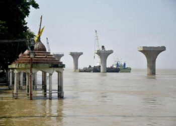 The investigation initiated by various authorities reported that SARS-CoV-2 was not detected in river Ganga (Photo Credit: The Hindu)