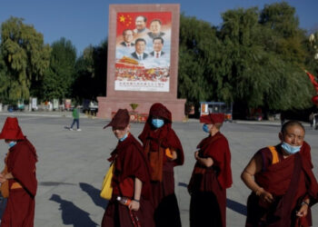 Chinese authorities in Lhasa have banned the teaching of the Tibetan language in the schools from implementing President Xi's idea of 'Tibetan Buddhism with Socialist Character