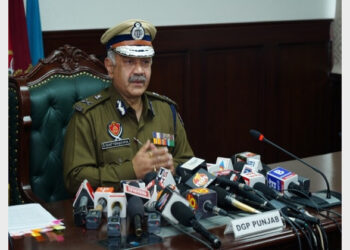 Punjab DGP Siddharth Chattopadhyaya addressing media on Ludhiana bomb blast case (Photo Credit: ANI)