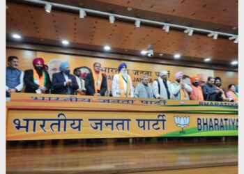 Ex-cricketer Dinesh Mongia, Congress, Shiromani Akali Dal joined BJP in the presence of Union Minister Gajendra Singh Shekhawat (Photo Credit: ANI)