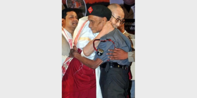 Naren Chandra Das and the Dalai Lama had an emotional reunion in April 2018 in Guwahati in the presence of the then Assam chief minister Sarbananda Sonowal (File)