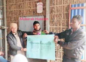 Catching them Young: Mubarak Hussain won 2nd prize in the Babri Masjid drawing competition organised in Mongra area, Katihar (Photo Courtesy: PFI’s Facebook page)
