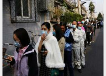 CCP is hell-bent on clamping lockdown and residents cannot leave their homes even for a whiff of fresh air (File)