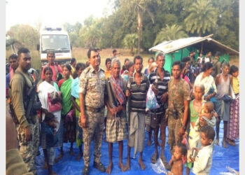 Naxals surrendered before Sukma Superintendent of Police Sunil Sharma (Photo Credit: ANI)