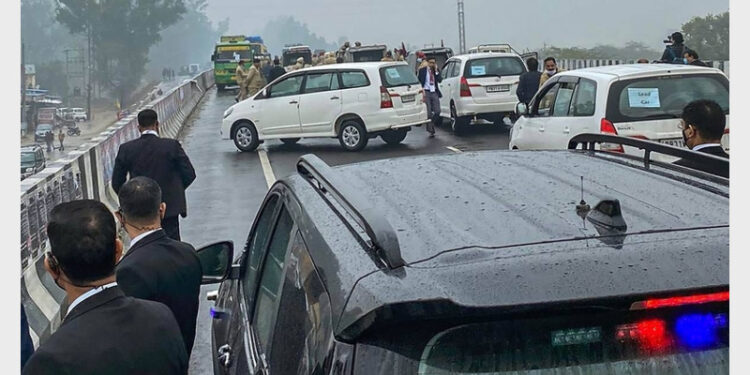 The MHA team spent nearly one hour at the flyover and then left for Border Security Force's office in Ferozepur, where there was some communication among senior BSF officers and the team members over the issue (Photo Credit: The Indian Expres)