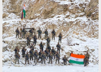 Indian Army hoisting a national flag in Galwan valley on New Year's eve (Photo Credit: ANI)