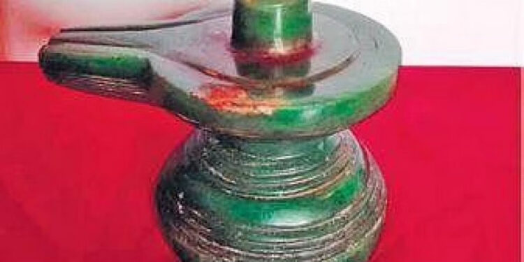 Antique emerald idol recovered from a bank locker (File)