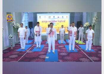 Many leading Yoga Masters and Yoga enthusiasts from all over the world joined in this virtual event, demonstrated Surya Namaskar and shared their views on Surya Namaskar (Photo Credit: Doordarshan)