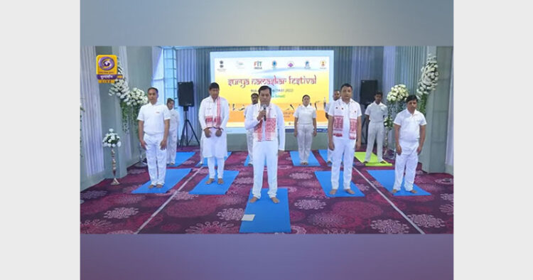 Many leading Yoga Masters and Yoga enthusiasts from all over the world joined in this virtual event, demonstrated Surya Namaskar and shared their views on Surya Namaskar (Photo Credit: Doordarshan)