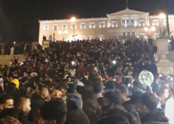 Pakistanis flooded Syntagma Square in central Athens on New Year's Eve amid ban on gatherings (File)