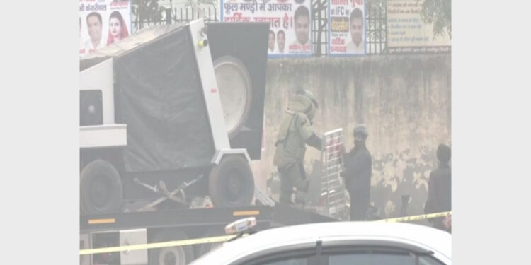 Bomb Disposal Squad (BDS) of National Security Guard (NSG) at Ghazipur Flower Market