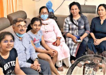 Shri Tarun Vijay with family members of slain BJP leader Renjith Sreenivasan