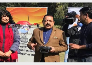 Union S&T Minister, Dr Jitendra Singh, trying his hand at manoeuvring the drones at a demonstration presentation (Photo Credit: India Science Wire)