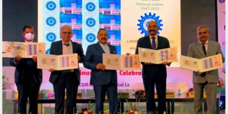 Union Minister releasing a special postage stamp and a special cover commemorating the platinum Jubilee of CSIR-NPL