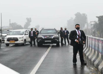 Protestors blocked the road when PM's convoy reached a flyover (Photo Credit: India Tv News)