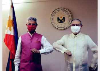 EAM Jaishankar with his counterpart, Teodoro L. Locsin Jr. (Photo Credit: The Economic Times)
