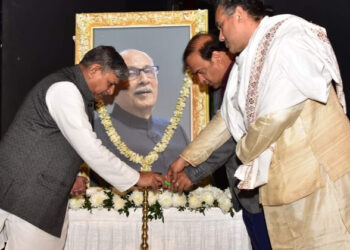 RSS Sarkaryavah Dattatreya Hosabale and Assam CM Himanta Biswa Sarma paying tribute to late Dipok Barthakur in a "Shradhanjali" programme