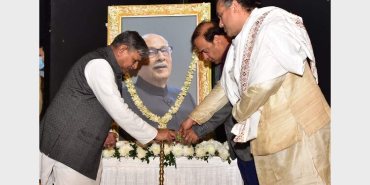 RSS Sarkaryavah Dattatreya Hosabale and Assam CM Himanta Biswa Sarma paying tribute to late Dipok Barthakur in a "Shradhanjali" programme