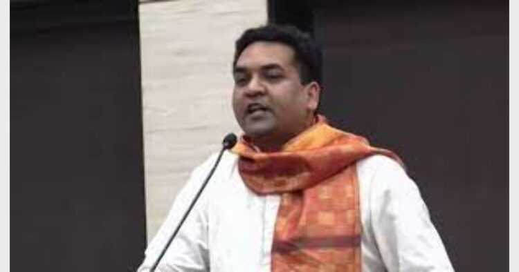 BJP leader Kapil Mishra has gone to Jharkhand to meet the family of 17-year-old Rupesh Pandey, who was lynched by a Muslim mob for participating in Saraswati visarjan (Photo Credit: OpIndia)