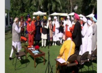 PM Modi hosting prominent Sikhs at his residence (Photo Credit:ANI)