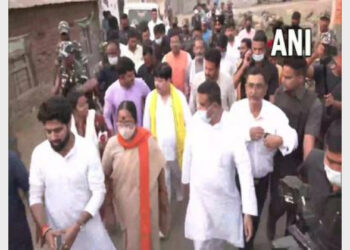 The BJP leaders demanded the resignation of Chief Minister Mamata Banerjee and the Centre's intervention in the matter (Photo Source: ANI)