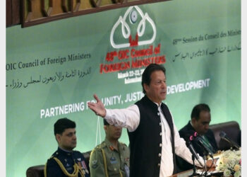 Imran, in his speech at a public rally, insisted that efforts were being made to seek his ouster since he pursued an "independent" foreign (Photo Source: Reuters)