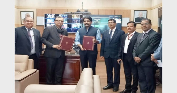 Prasar Bharati CEO Shashi Shekhar Vempati and Yupp TV Founder and CEO Uday Reddy at the content hosting agreement (Photo Credit: News On AIr)
