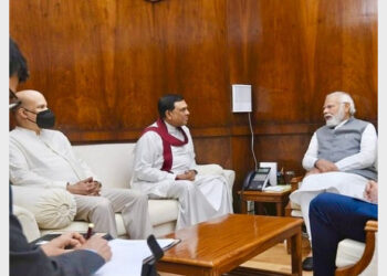 Sri Lankan FM Basil Rajapaksa with Indian Prime Minister Narendra Modi (Photo Credit: ANI)