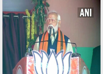 PM Modi addressing in Varanasi (Photo Credit: ANI)