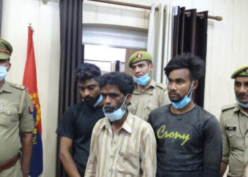 The trio pretended to apologise for thrashing Sewaram, asked him to join for a drink and a fter sitting with him for a few minutes, the trio stabbed Sewaram to death and dumped his body in a field in Fatehgarh West