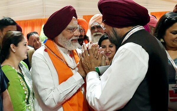 Sikh delegation meeting Prime Minister Narendra Modi at his residence (Photo Source: ANI)