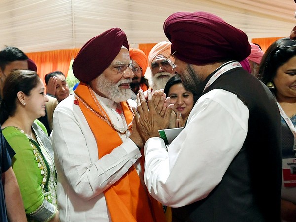 Sikh delegation meeting Prime Minister Narendra Modi at his residence (Photo Source: ANI)