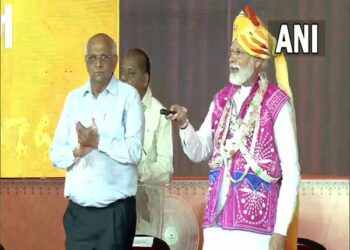 Prime Minister Narendra Modi inaugurating developmental projects in Gujarat (Photo Source: ANI)