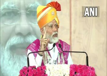 Prime Minister Narendra Modi addressing in Dahod (Photo Source: ANI)