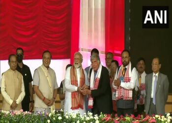 Prime Minister Narendra Modi, Ratan Tata inaugurating cancer hospitals in Assam (Photo Souce: ANI)