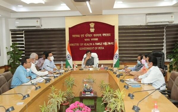 Union Health Minister Mansukh Mandaviya in a meeting with experts on the new Coronavirus strain- 'XE variant' (Photo Source: ANI)