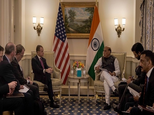 Defence Minister Rajnath Singh meeting US aerospace and defence majors in US (Photo Source: Twitter/RMO India)