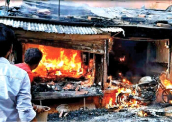 A radicalised Muslim mob torched several shops owned by Hindus. It is alleged that the State Government is trying to shield the culprits as some them are linked to the Congress party