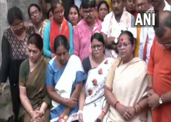 BJP's fact-finding team on Hanskhali rape-murder case (Photo Source: ANI)