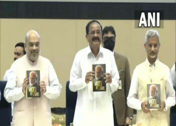 Vice President M Venkaiah Naidu releasing 'Modi @20: Dreams Meeting Delivery' book (Photo Source: ANI)