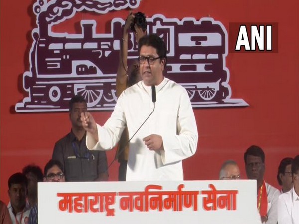Maharashtra Navnirman Sena (MNS) chief Raj Thackeray addressing the gathering at Sanskrutik Mandal Maidan (Photo Source: ANI)