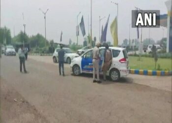 Punjab Police team taking Tajinder Bagga stopped in Khanpur, Kurukshetra (Photo Source: ANI)